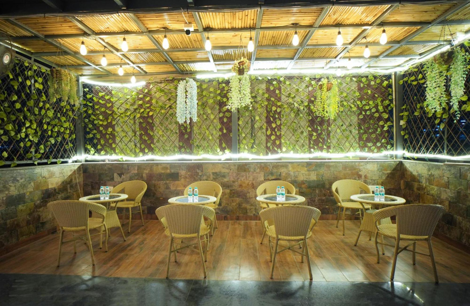 Hotel Haris Mg Road Gurugram Gurgaon Exterior foto