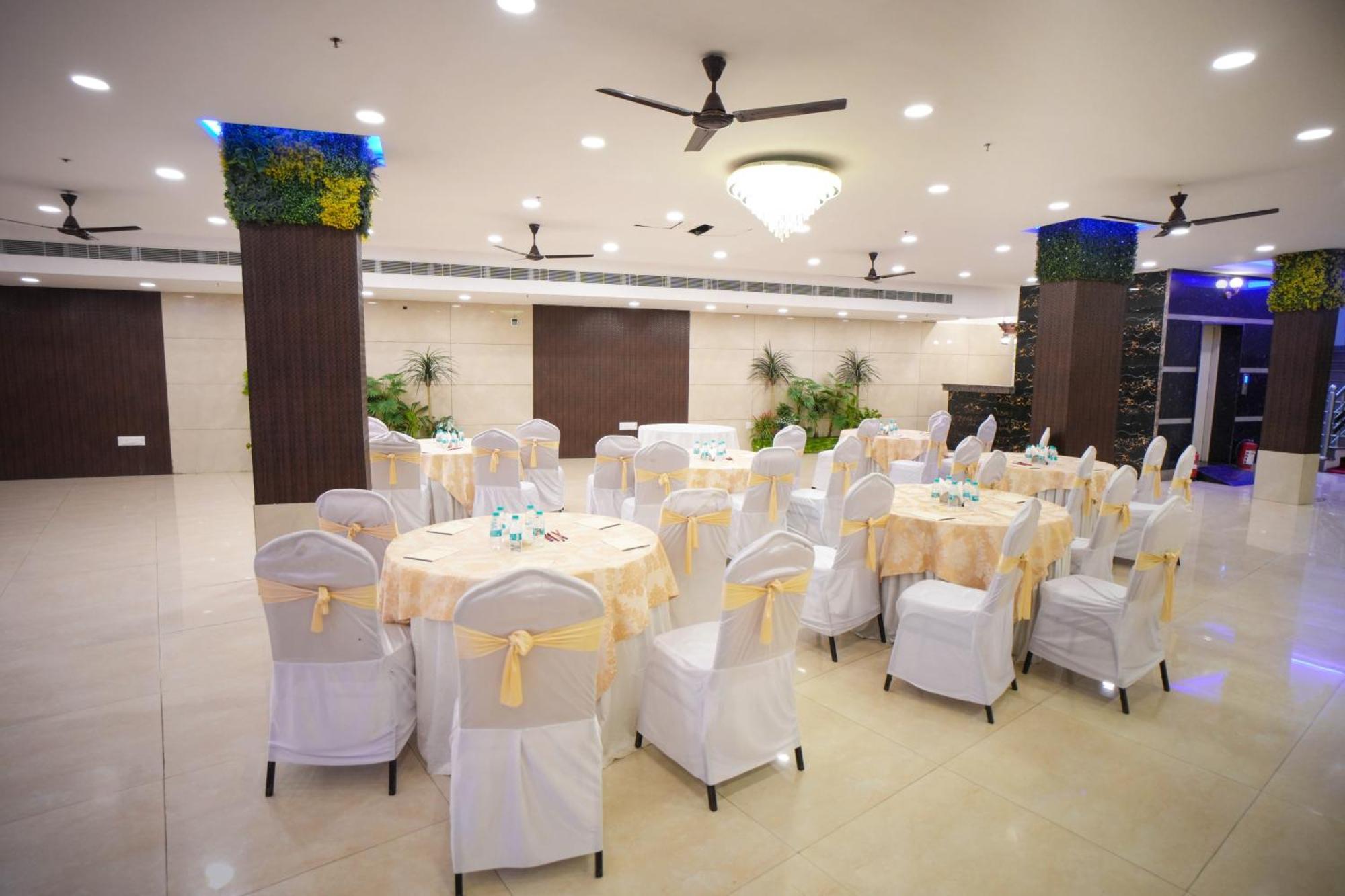 Hotel Haris Mg Road Gurugram Gurgaon Exterior foto